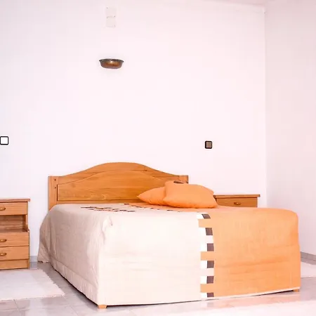 Charming House In With Shared Pool. Casa vacanze *