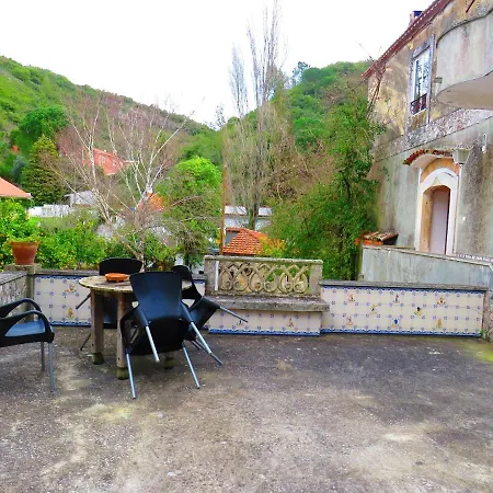 Charming House In With Shared Pool. Casa vacanze Porto de Mós